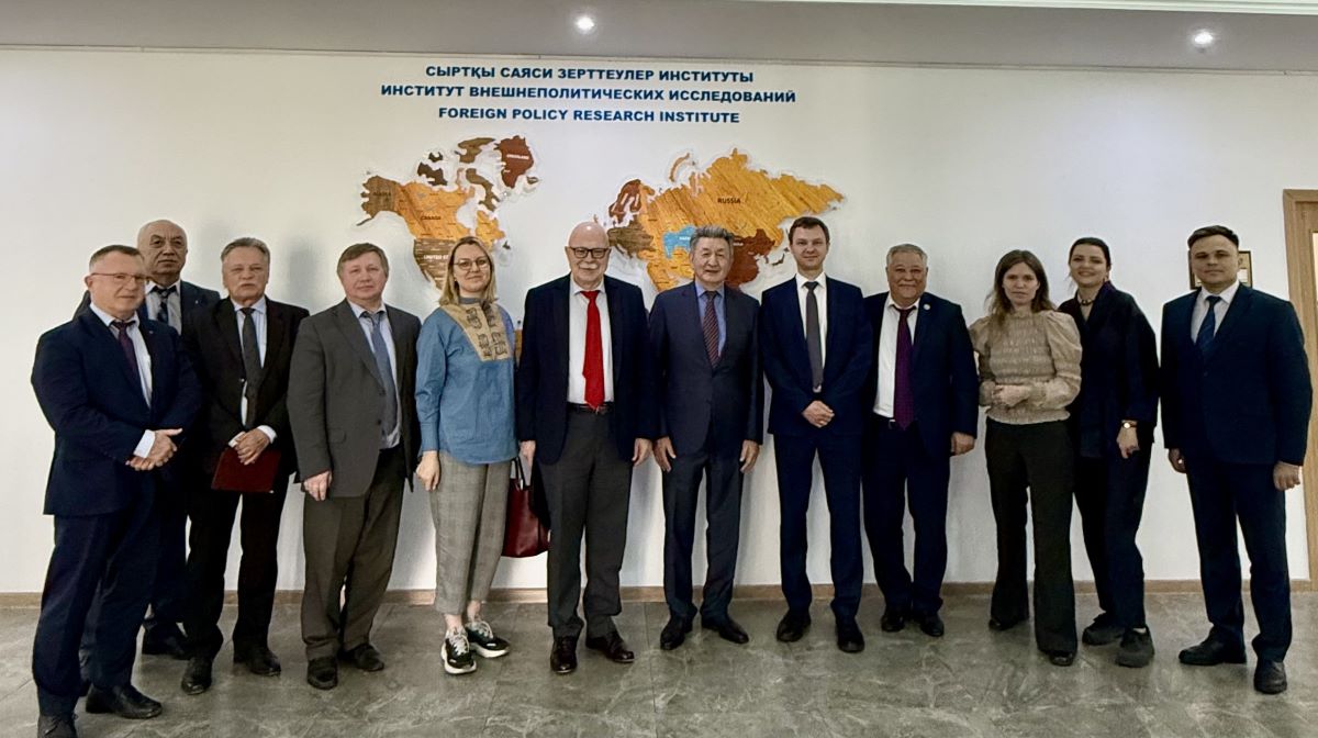 Ресейлік сарапшылармен кездесу